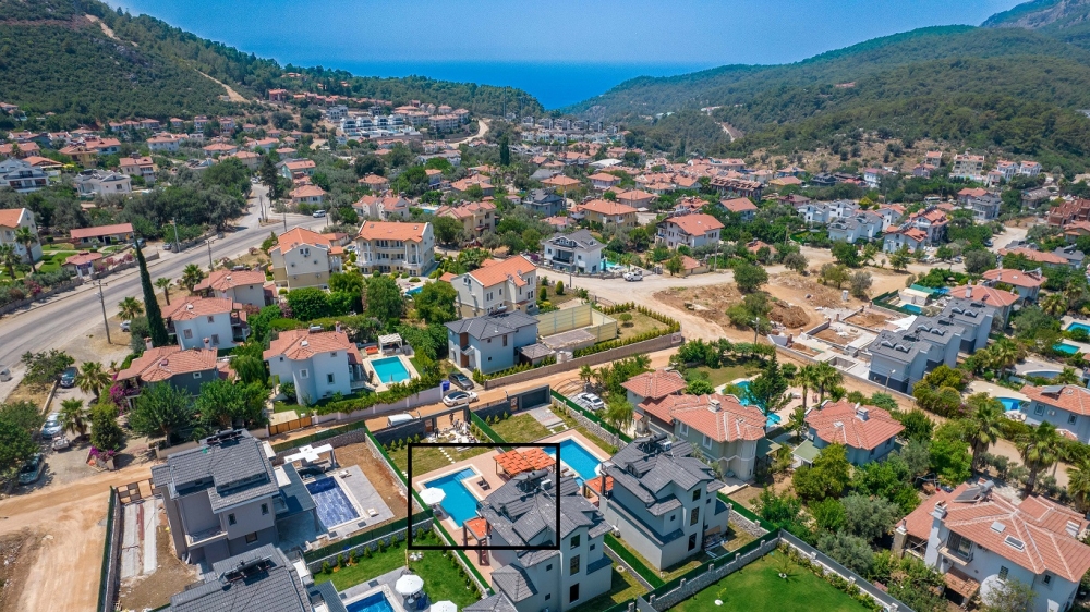 Villass E