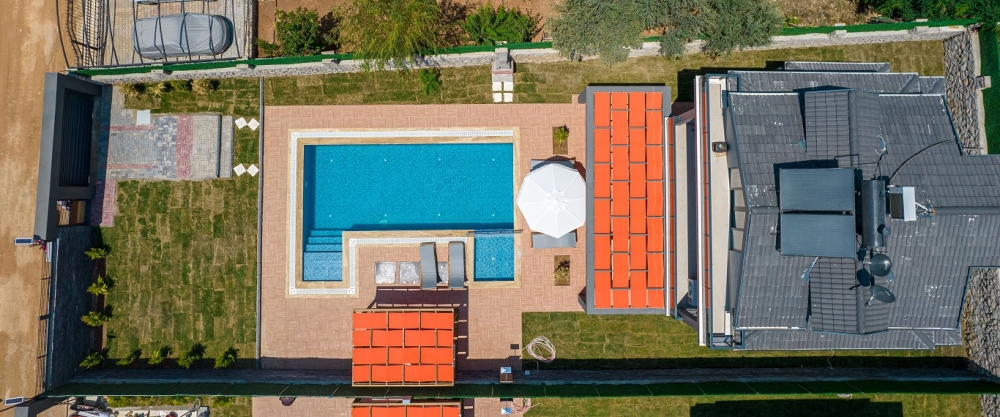 Villass E